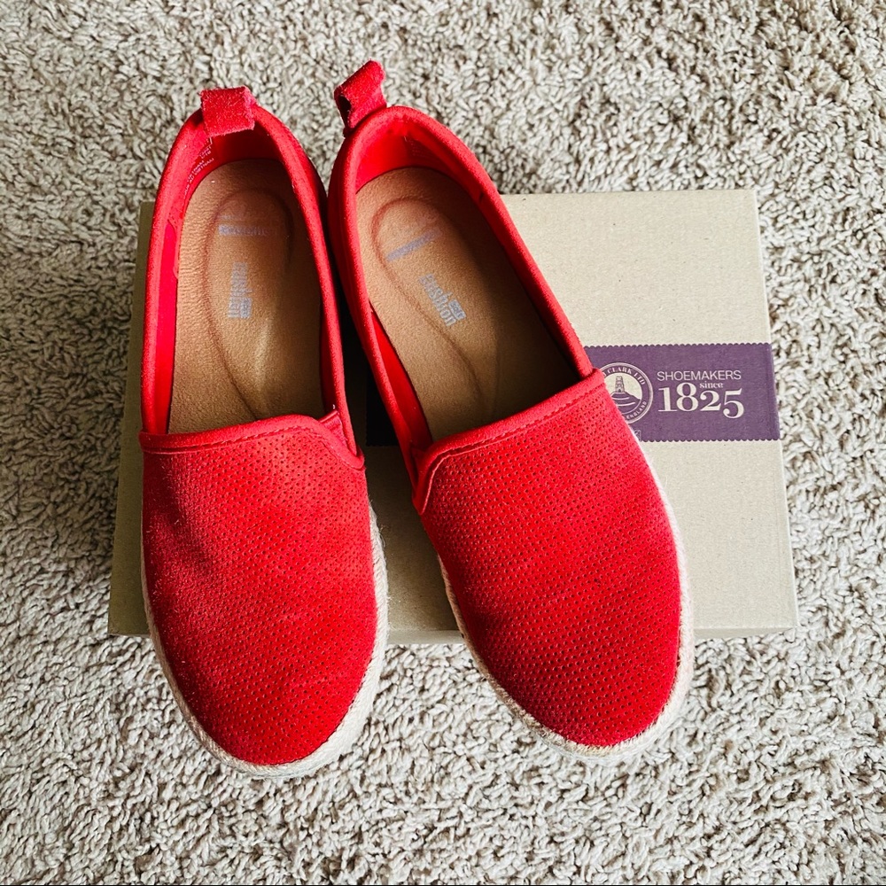 Clarks azella revere diam rouge red suede flat